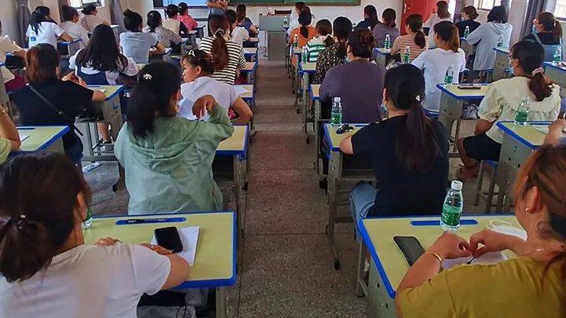 目前，市场上的少儿编程教材主要分为以下几类：
