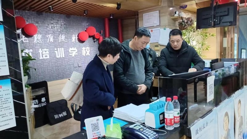 小标题：选择Scratch网课的关键点